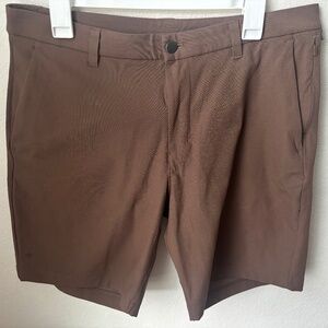 Lululemon Commission Golf Shorts size 34, Mocha brown